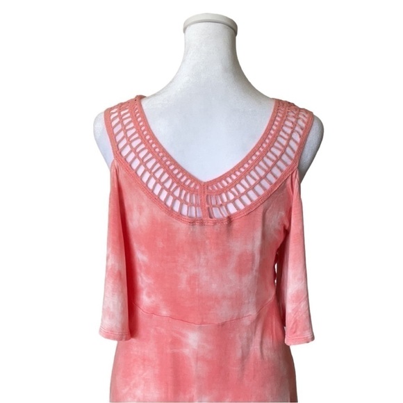 Venus Cold Shoulder Hilo Blouse - Picture 7 of 14